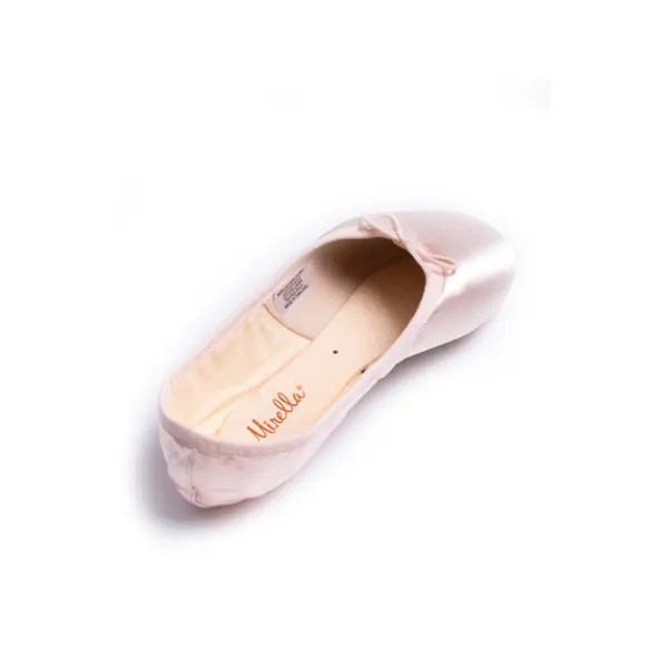 Mirella Whisper,  Ballettschuhe